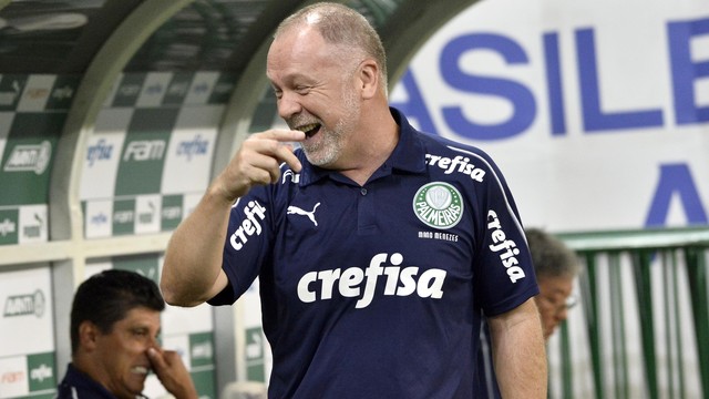 Mano Menezes no clássico contra o São Paulo