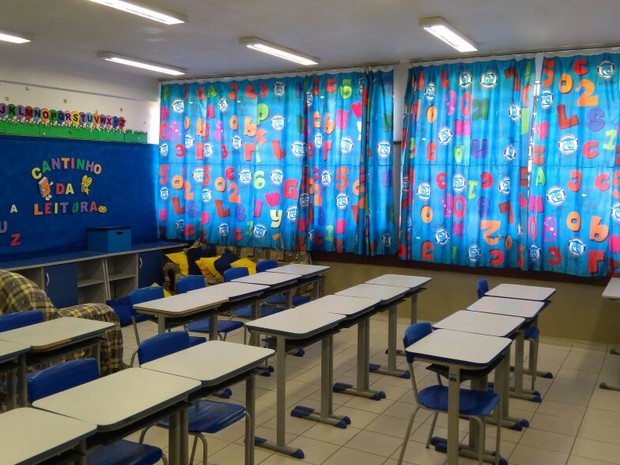 Além da falta de professores, colégio estadual Moradias Monteiro Lobato tem poucos funcionários (Foto: Getúlio Della Torres Júnior/Arquivo Pessoal) Além da falta de professores, colégio estadual Moradias Monteiro Lobato tem poucos funcionários (Foto: Getúlio Della Torres Júnior/Arquivo Pessoal)