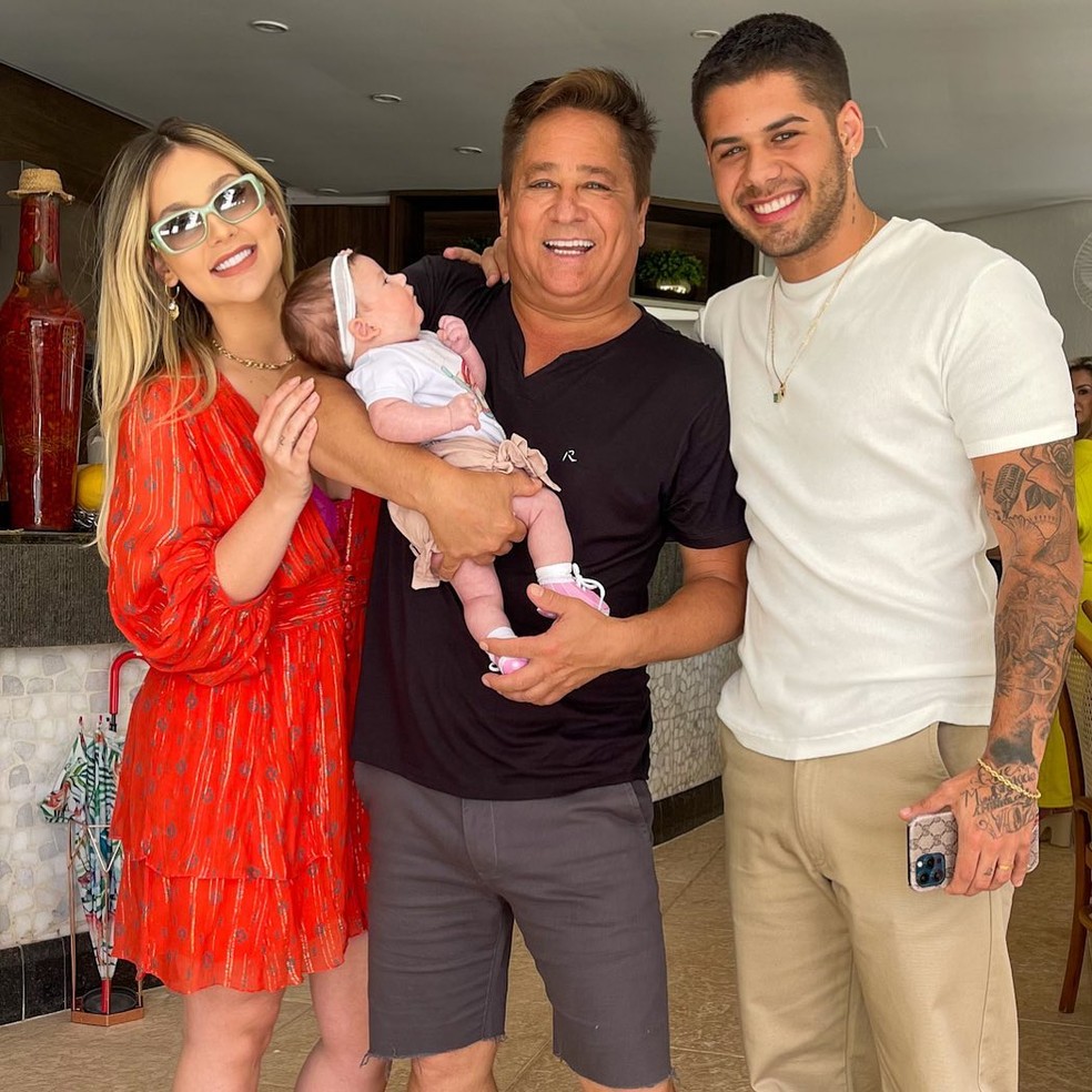Virgínia com o sogrão, Leonardo — Foto: Reprodução Instagram