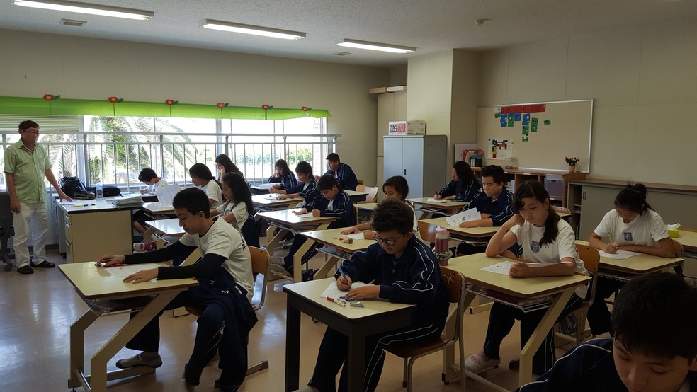 Alunos de escola Mundo de Alegria, no Japão. — Foto: Divulgação