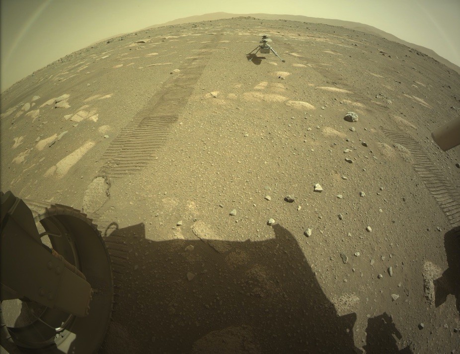 Mini-helicóptero Ingenuity, da Nasa, chega à superfície de Marte (Foto: Reprodução Twitter/@NASAJPL)