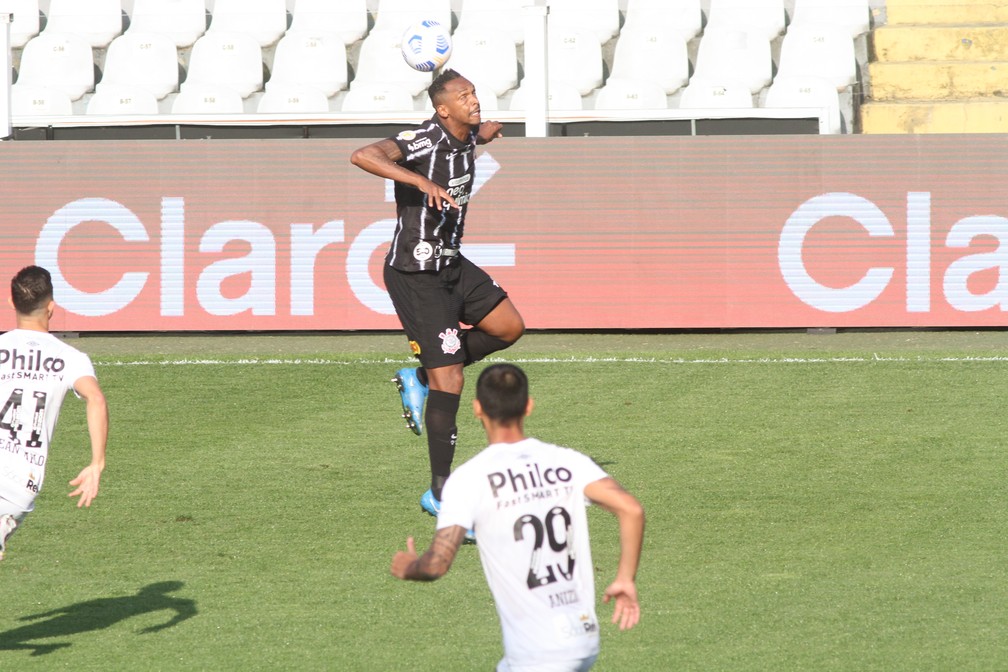 Jô lamenta gol anulado em empate com o Santos : 