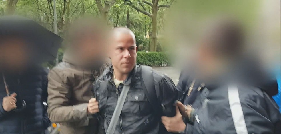 Guilherme Longo quando foi preso pela Interpol em Barcelona, na Espanha (Foto: Fantástico/Reprodução)