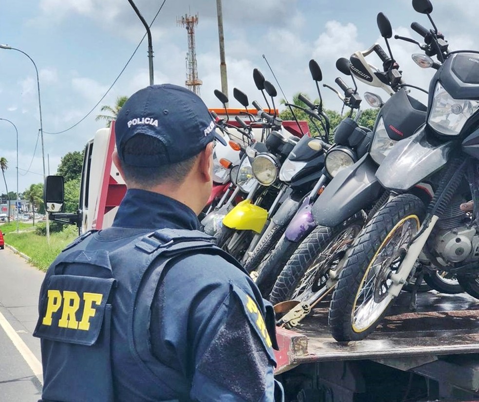 Cerca de 270 infrações de trânsito foram flagradas pela PRF em menos de 24 horas, na PB — Foto: PRF/Divulgação