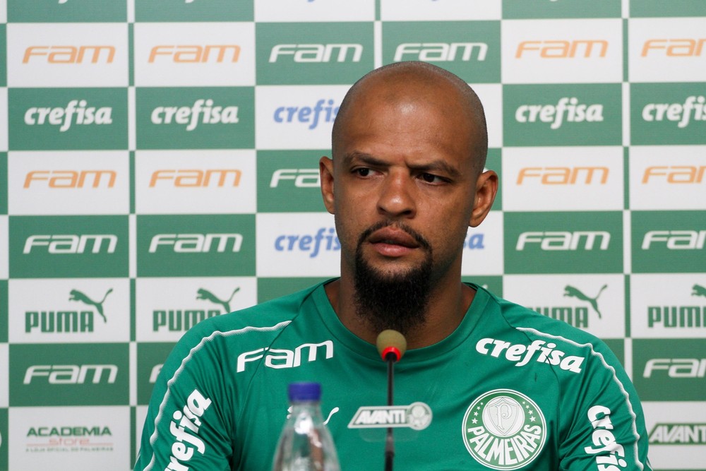 Felipe Melo aprova ideia de se tornar zagueiro e diz que pressão não pode piorar: 