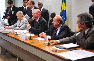 Reunião da comissão especial designada para analisar a MP do Código Florestal (Foto: Leonardo Prado/Agência Câmara)