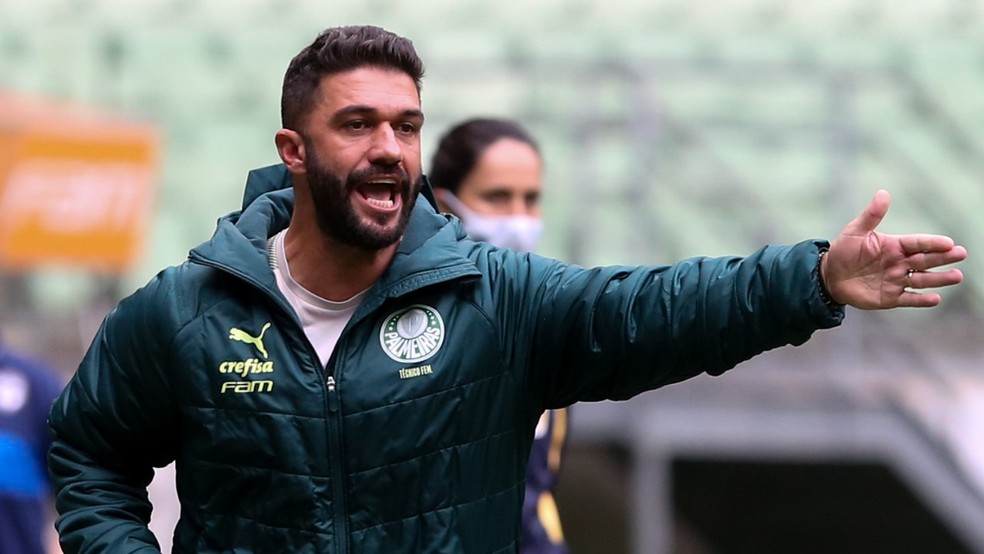 Ricardo Belli comemora 100 jogos como técnico do Palmeiras feminino