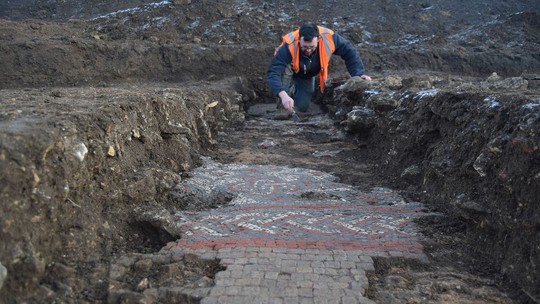 Vila romana com mosaicos incríveis é encontrada durante construção de um novo supermercado