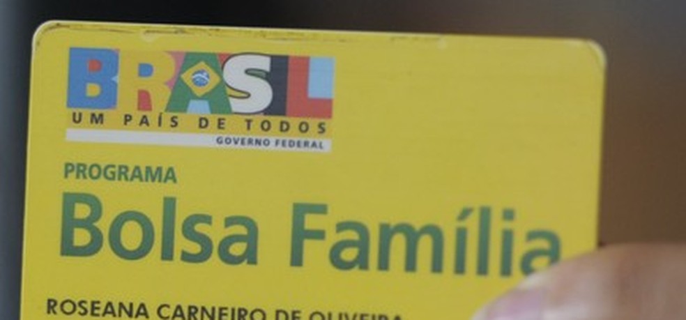 Cartão do Bolsa Família que o governo quer trocar pelo do novo Auxílio Brasil — Foto: Arquivo