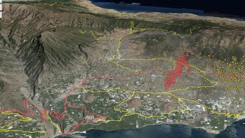 Imagem de satélite mostra caminho da lava (em vermelho) — Foto: IGN