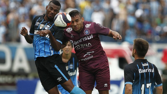 Grêmio admite má atuação, e Grohe cobra mais pegada após derrota