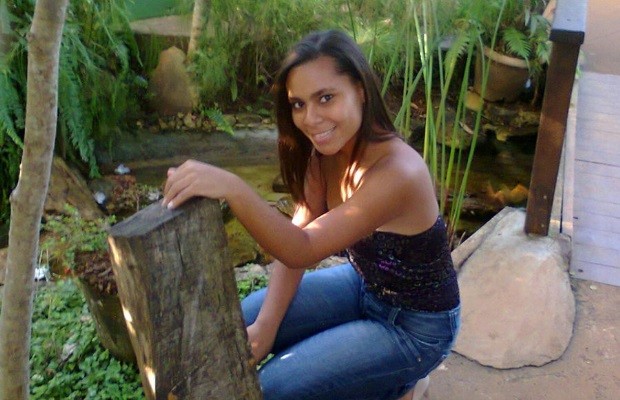 Edimila Ferreira Borges, 18 anos, foi morta com um tiro na cabeça em praça de Goiânia, Goiás (Foto: Reprodução / Facebook)
