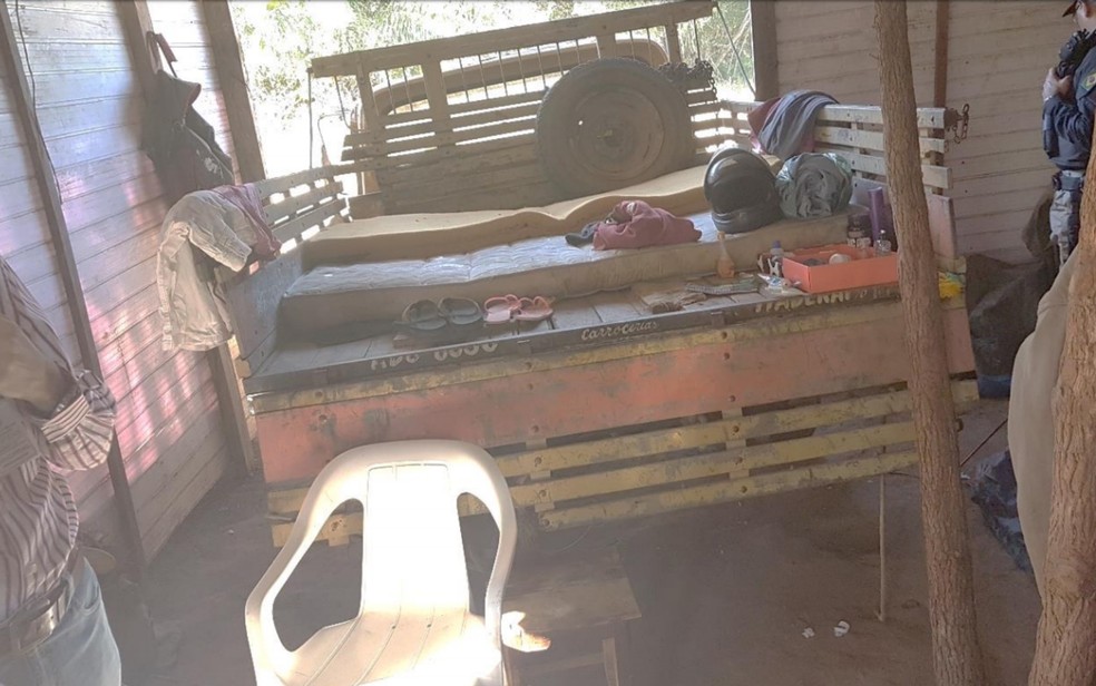 Alojamento dos servidores nÃ£o tinha estrutura adequada, segundo MTE (Foto: ReproduÃ§Ã£o/MTE)