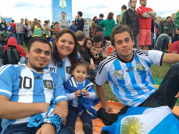 Família Argentinos Fan Fest Porto Alegre Copa do Mundo  (Foto: Carla Simon/G1)