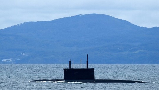 Submarinos russos lançam projéteis no Mar Negro