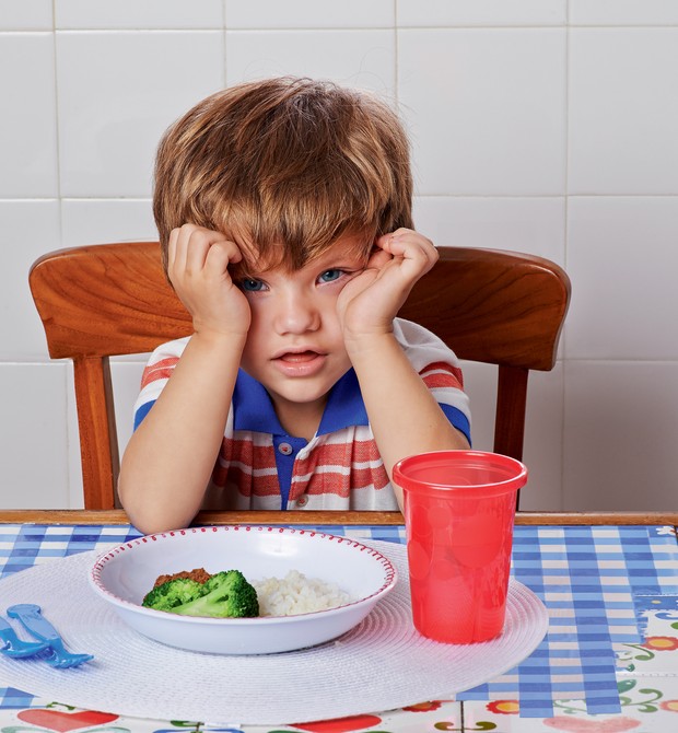 Se o seu filho rejeita uma comida, vale insistir, no mínimo, oito vezes (Foto: Guto Seixas)