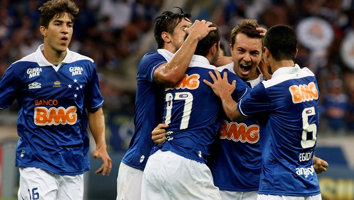 Contra o Vasco, Cruzeiro busca primeira trinca de vitórias no ano