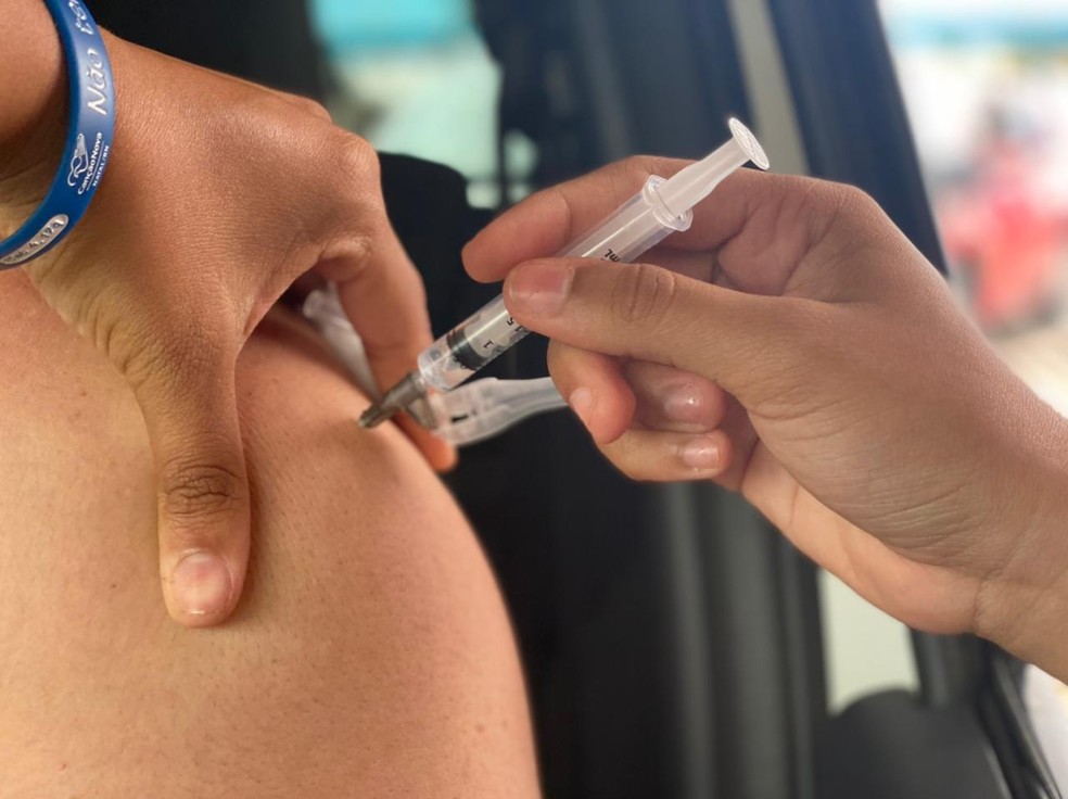 Natal anuncia vacinação contra a Covid de pessoas com 28 anos a partir desta quarta (4) — Foto: Kleber Teixeira/Inter TV Cabugi