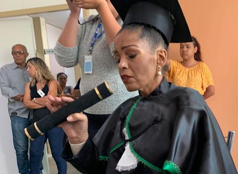 Ana Cristina Gualberto da Silva recebeu título honorário de enfermeira nesta quinta-feira (23) — Foto: Arquivo pessoal