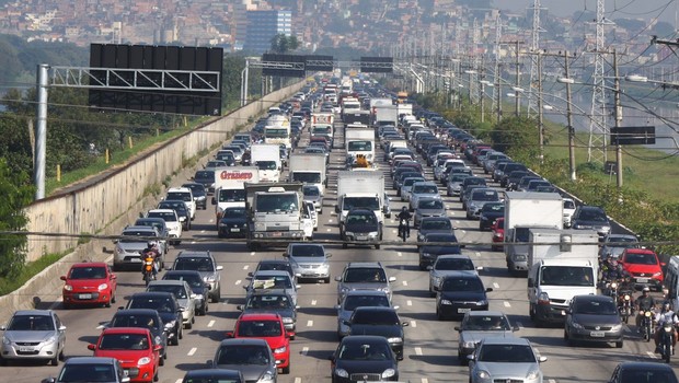 Marginal Tietê apresenta pistas com tráfego intenso em São Paulo; congestionamento; trânsito em São Paulo; (Foto: Estadão Conteúdo)
