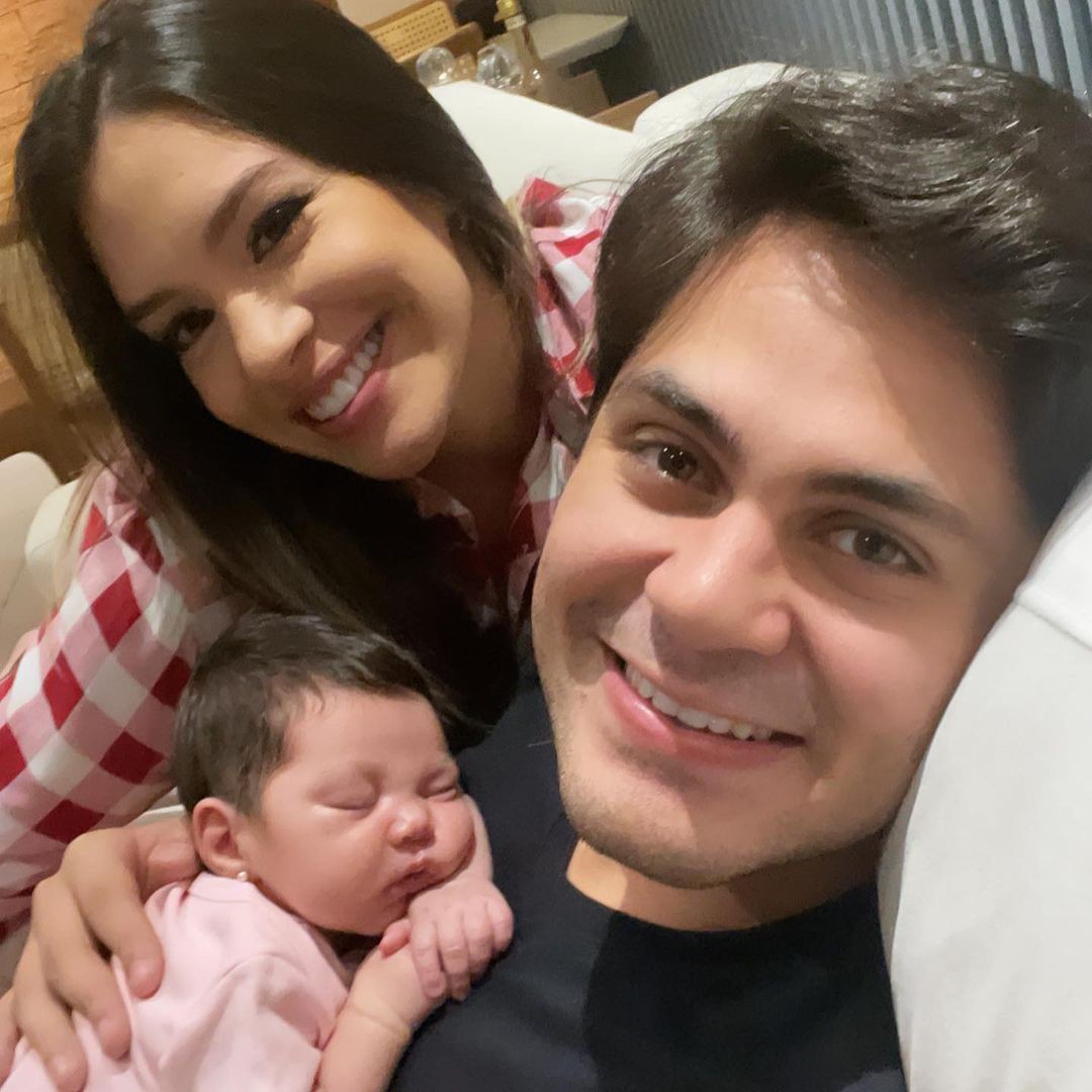 Lucas Veloso e família (Foto: Reprodução/Instagram)