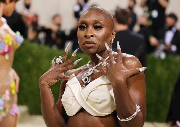 NEW YORK, NEW YORK - SEPTEMBER 13: Cynthia Erivo attends The 2021 Met Gala Celebrating In America: A Lexicon Of Fashion at Metropolitan Museum of Art on September 13, 2021 in New York City. (Photo by Mike Coppola/Getty Images) (Foto: Getty Images)