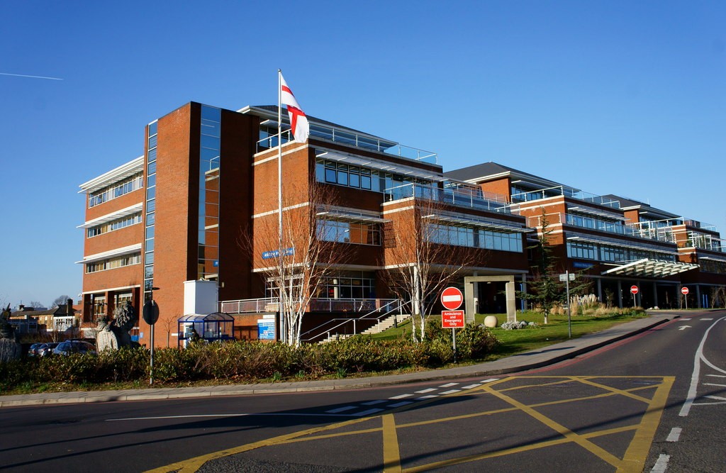 Hospital St George’s Healthcare NHS Trust, que está sendo processado (Foto: Peter Trimming/Creative Commons)