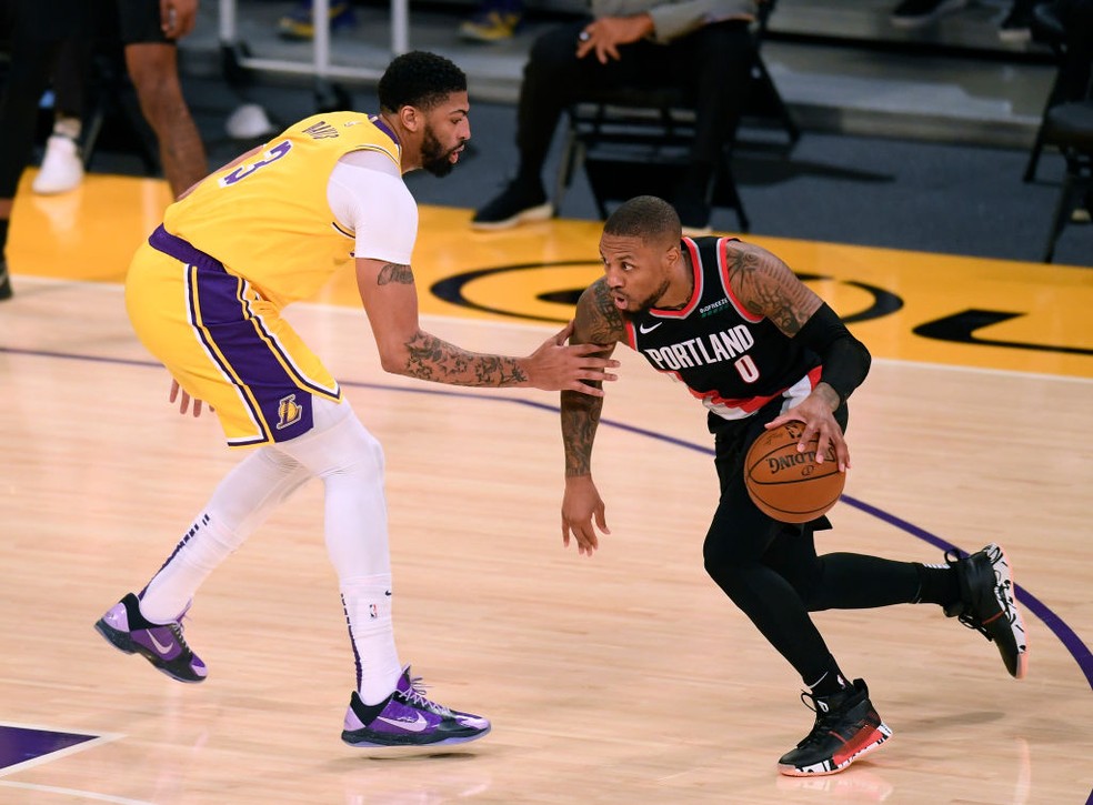 Lillard arrebentou em Los Angeles — Foto: Getty Image