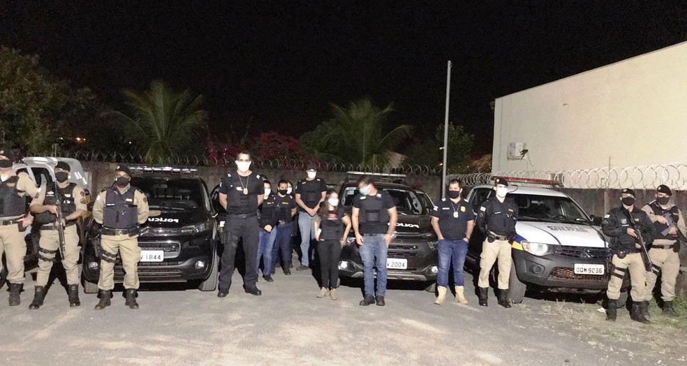 Forças de segurança em operação realizada na região — Foto: MPMG/Divulgação