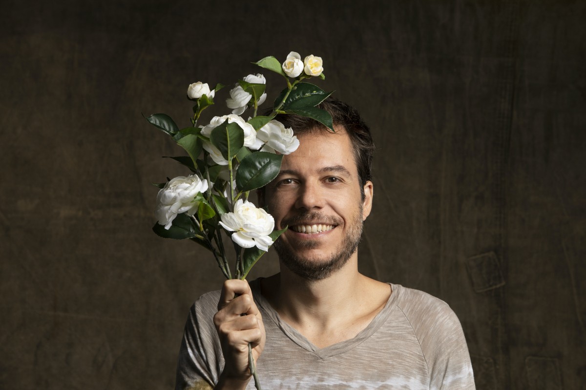 Centenário de Ivone Lara é louvado por João Cavalcanti em álbum que busca a beleza dos sambas da compositora |  Weblog do Mauro Ferreira