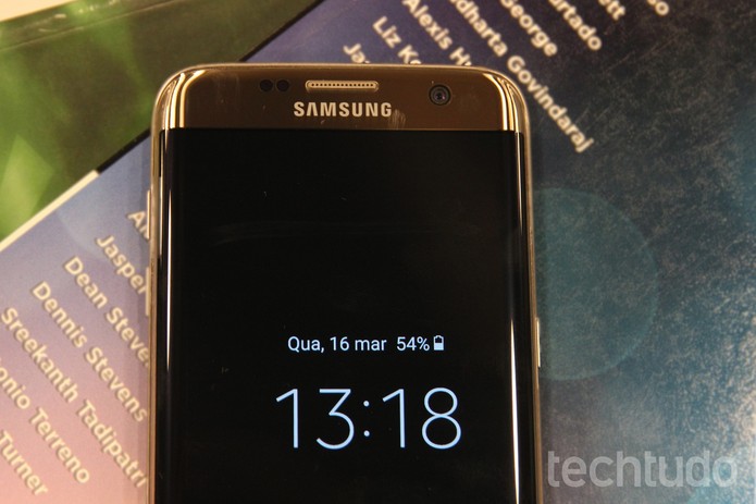 Galaxy S7 Edge tela Super Amoled de 5,5" (Foto: Luana Marfim/TechTudo)