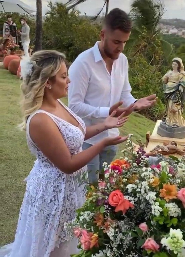 Zé Neto e Natália Toscano renovam os votos do casamento (Foto: Reprodução / Instagram)