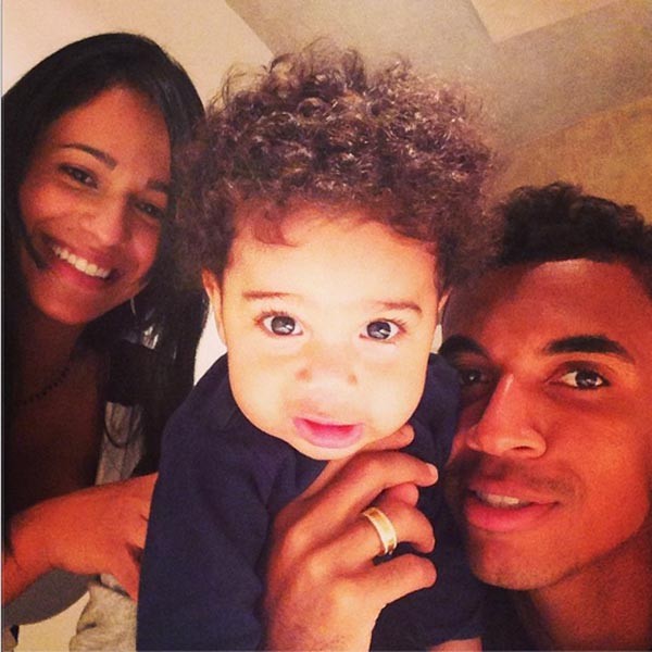 Luiz Gustavo posta foto fofa ao lado do Milan, seu filho, e Milene, sua esposa  (Foto: Reprodução / Instagram)