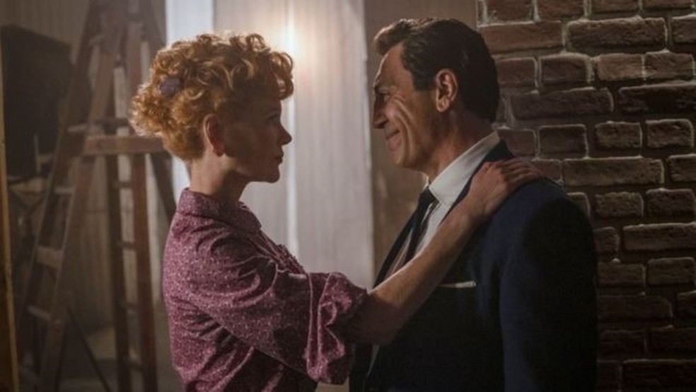 Nicole Kidman e Javier Bardem interpretam Lucille Ball e Desi Arnaz no longa 'Being the Ricardos', conhecido também como 'Apresentando os Ricardos' — Foto: Amazon PRime via BBC