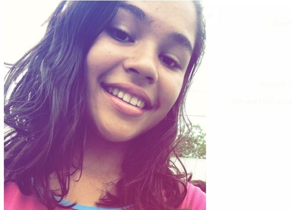 Estudante foi achada morta dentro de casa abandonada em Cruzeiro do Sul neste domingo (3)  (Foto: Arquivo da família)
