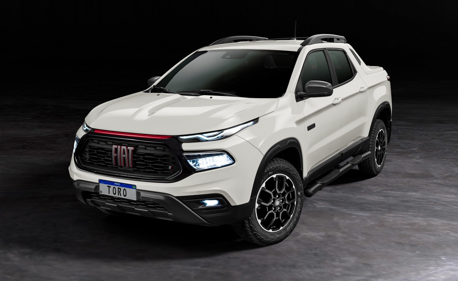 Fiat Toro 2024 é lançada com grade padronizada e até R$ 6 mil mais cara; veja os preços