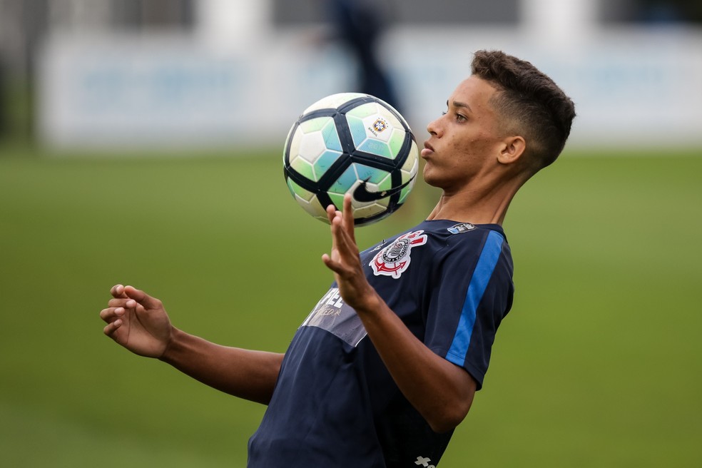 Pedrinho muda completamente após saída de Carille