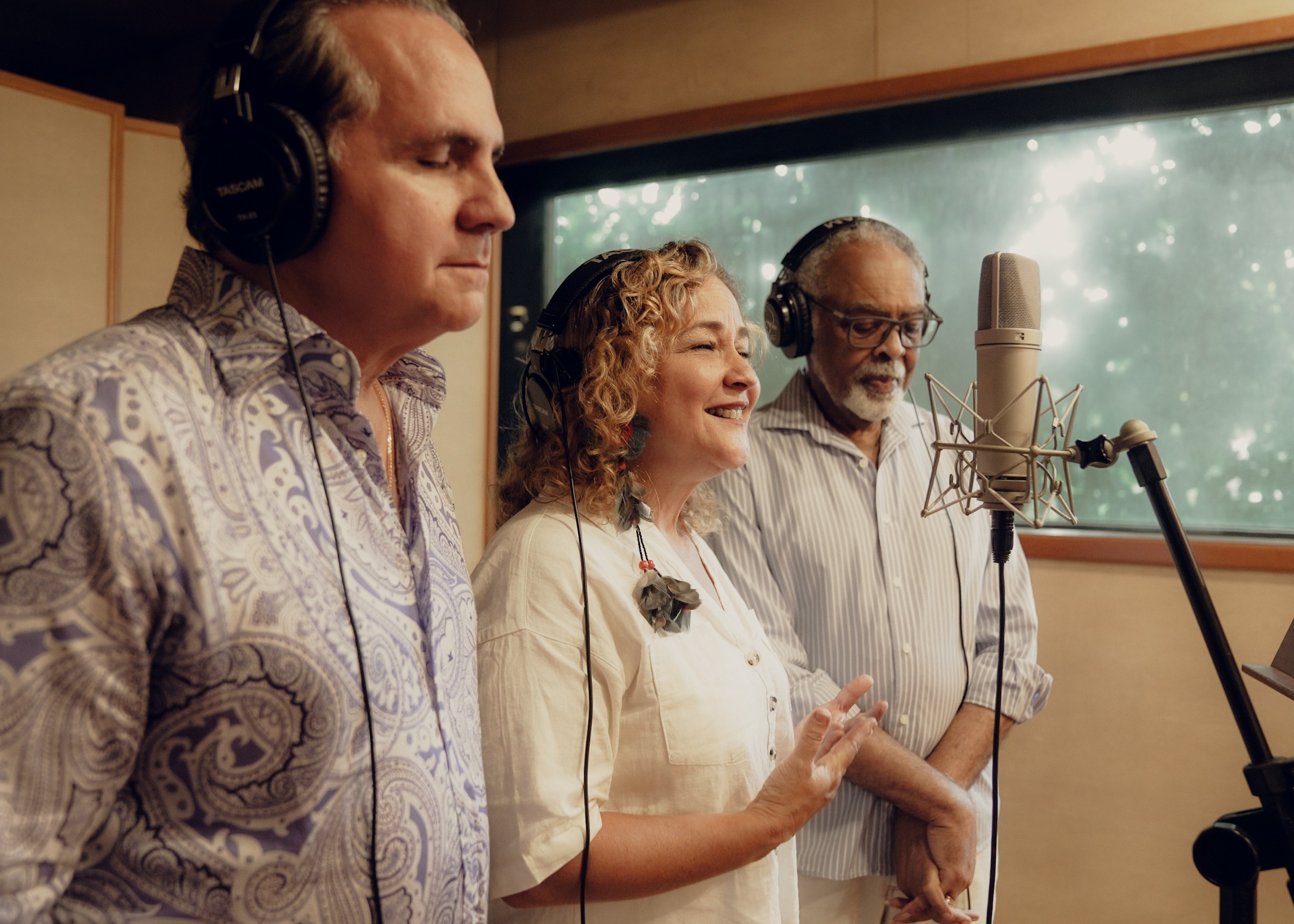 Gilberto Gil faz 'Prece' no álbum em que Delia Fischer e Ricardo Bacelar abordam a obra espiritualizada do compositor