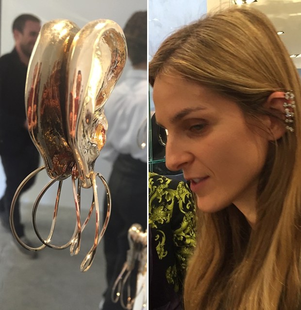 A surreal display of Delfina Delettrez earrings for S/S 2016 & Gaia Repossi models earrings from her collection for S/S 2016 (Foto: Suzy Menkes Instagram)