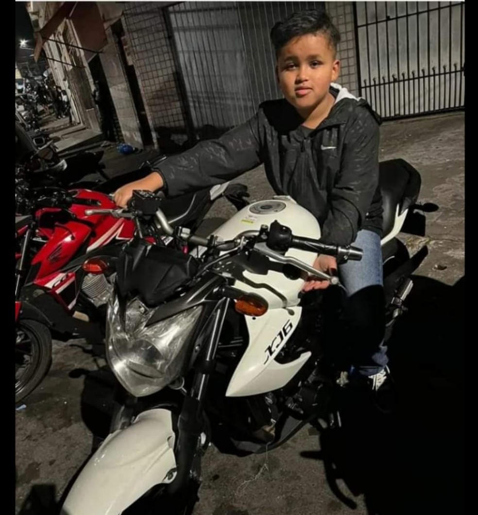 O menino Murillo Santos, de dez anos, morto no último sábado (30) na Zona Sul de São Paulo. — Foto: Acervo pessoal