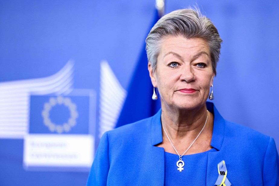 A comissária europeia Ylva Johansson anuncia proposta de novas regras para emissão de visto para cidadão russos, na sede da UE em Bruxelas