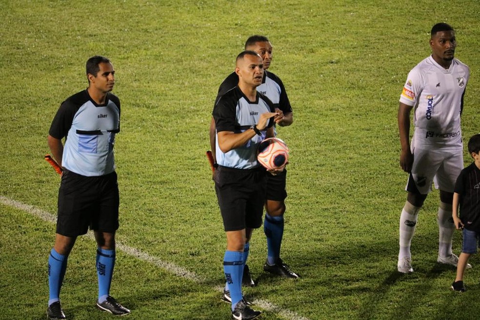 Tarcísio Flores da Silva será o árbitro central de Santa Cruz de Natal x América-RN — Foto: Augusto César Gomes