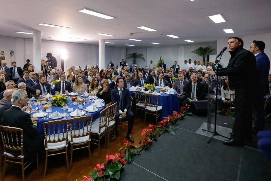 Jair Bolsonaro fala a empresários em evento no Rio