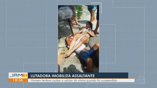 Mulher imobiliza homem com chave de braço após sofrer tentativa de assalto, no AM; veja vídeo