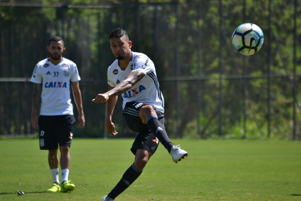 São Paulo consulta Corinthians por Lucca para ceder Hudson ao Cruzeiro