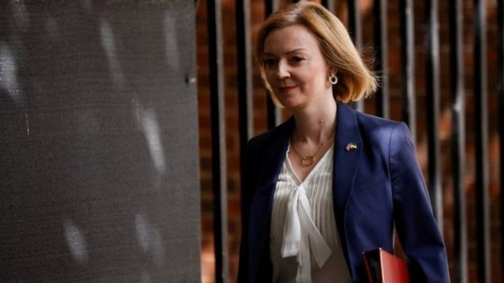 Liz Truss renunciou ao cargo de primeira-ministra do Reino Unido 44 dias depois de ser eleita — Foto: Reuters via BBC