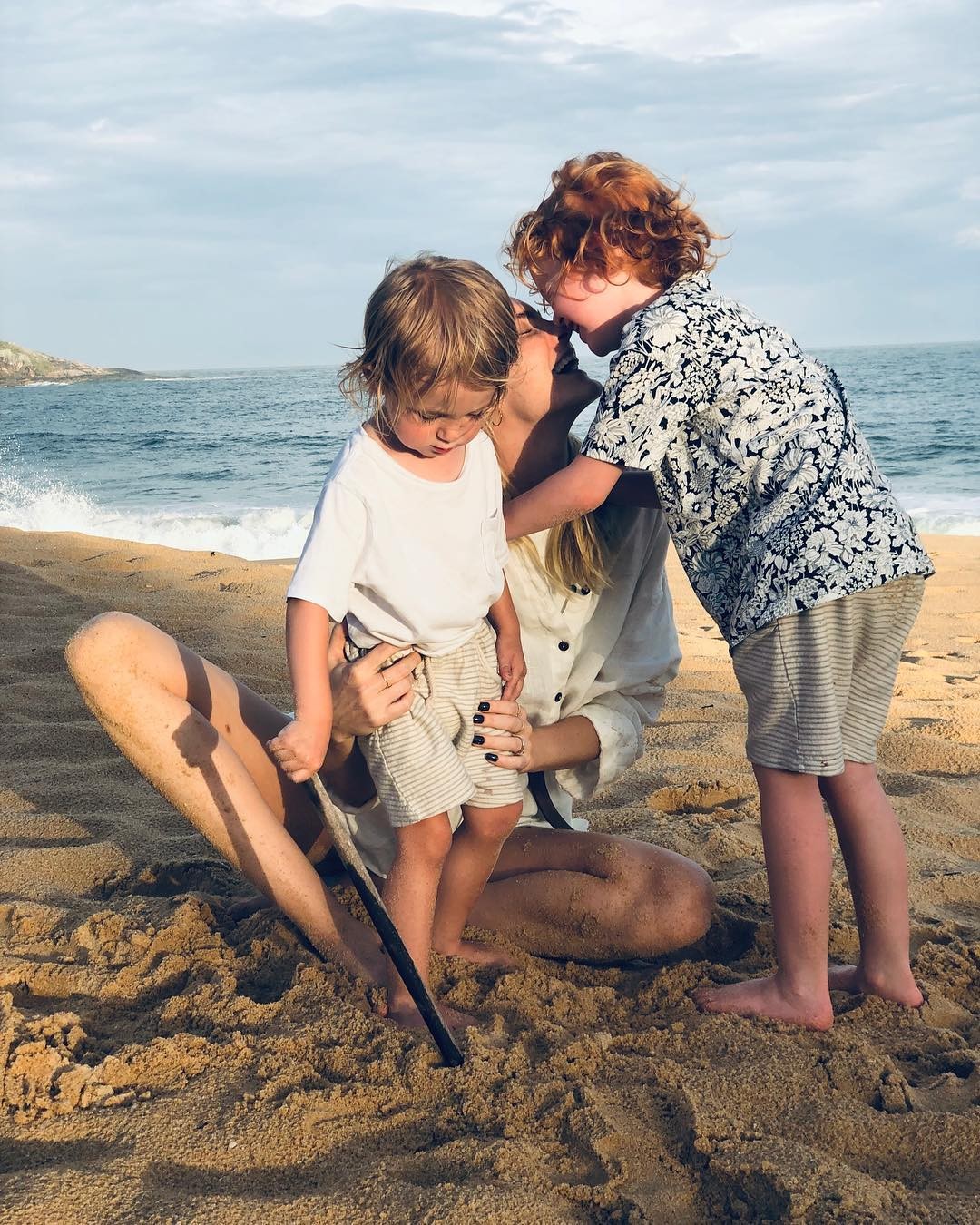 Carol Trentini e filhos (Foto: Reprodução/Instagram)