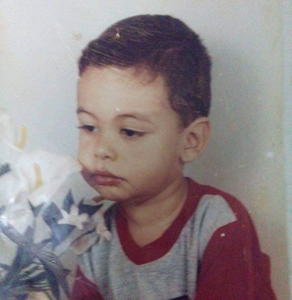 Atley aprendeu as primeiras palavras com três anos — Foto: Arquivo Pessoal