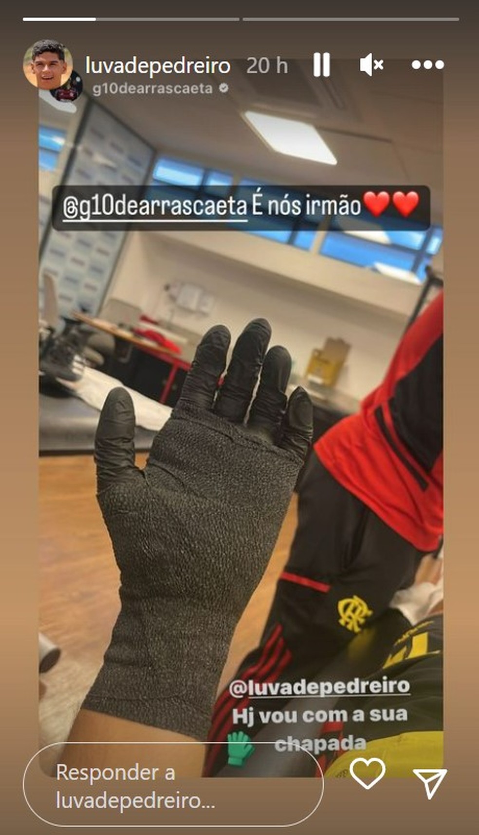 Luva de Pedreiro responde Arrascaeta &mdash; Foto: Reprodu&ccedil;&atilde;o