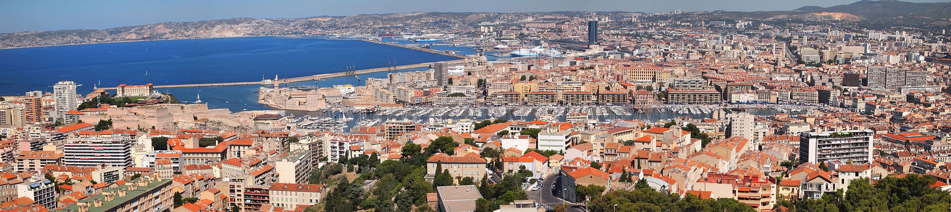 Panorama da região portuária de Marselha, França (Foto: Tiia Monto/Wikipédia)